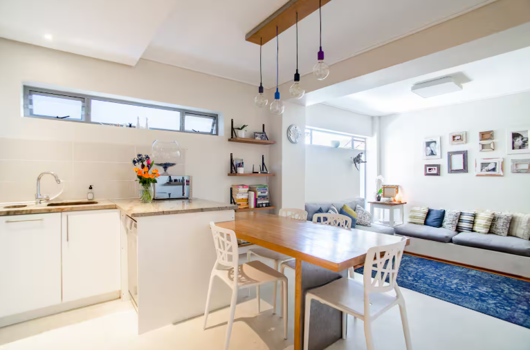 2 Bedroom Property for Sale in Vredehoek Western Cape